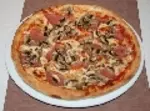 Capricciosa pizza 